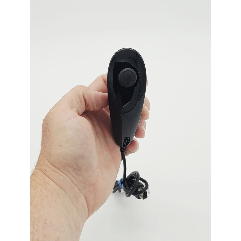 Nintendo Nunchuk (RVLAFK2) Navigation Controllers/Nunchucks